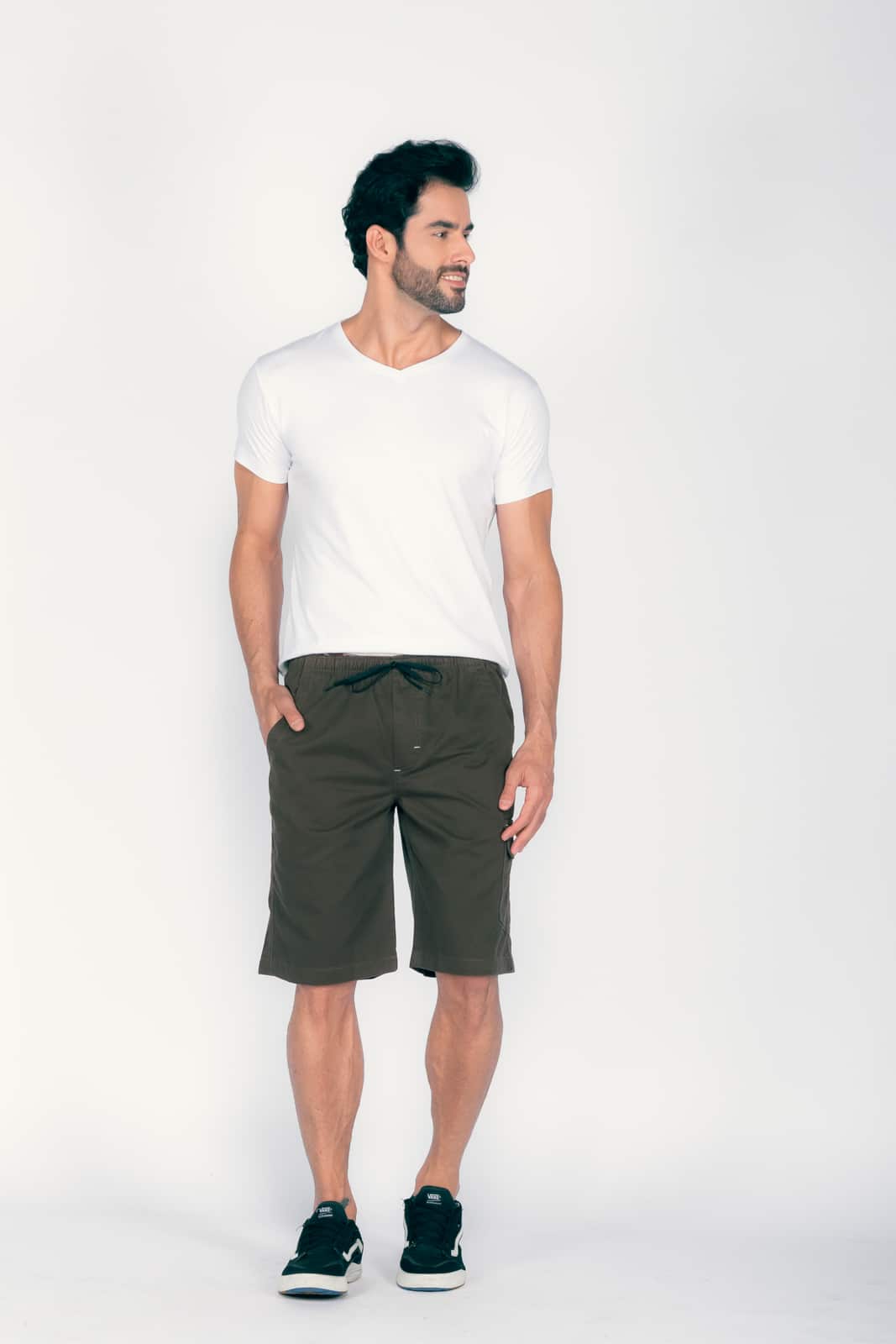 Bermuda-masculina-7851-verde-4.jpg Bermuda Macaw 7851 Verde Elástico Sarja - Imagem 1